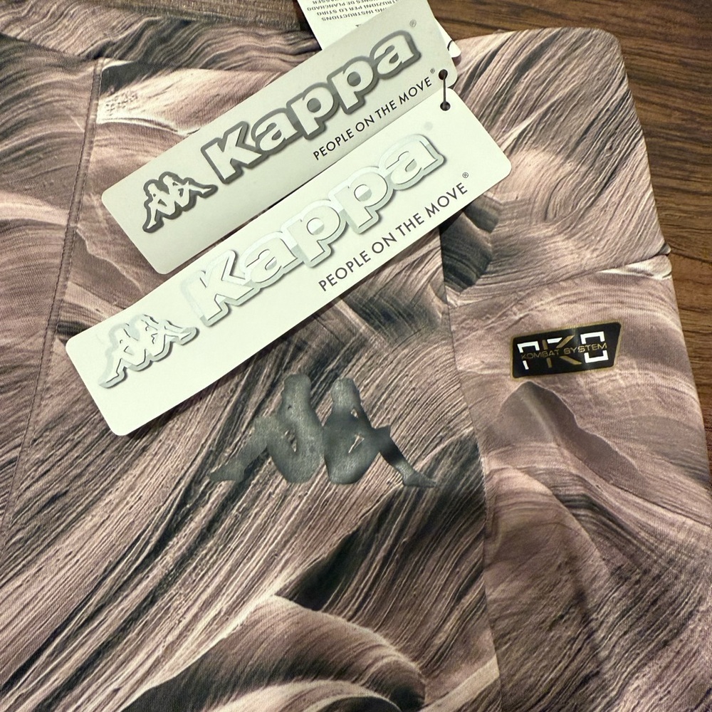 ((SOLD)) Kappa Woman Skin Fit Pattern Leggings Medium in Pink and Gray NWT - Picture 4 of 6